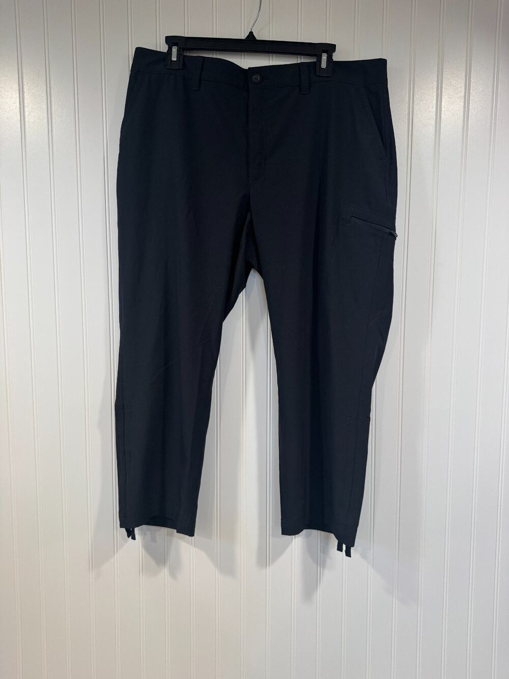 Eddie Bauer Women’s Capri Pants Size 14 Black Stretch Hiking Travel Pants